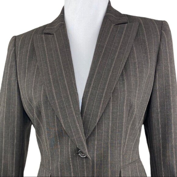 Tahari ASL Women's Brown and Tan‎ Pinstripe One Button Preppy Blazer 4/35.25" - Picture 3 of 14